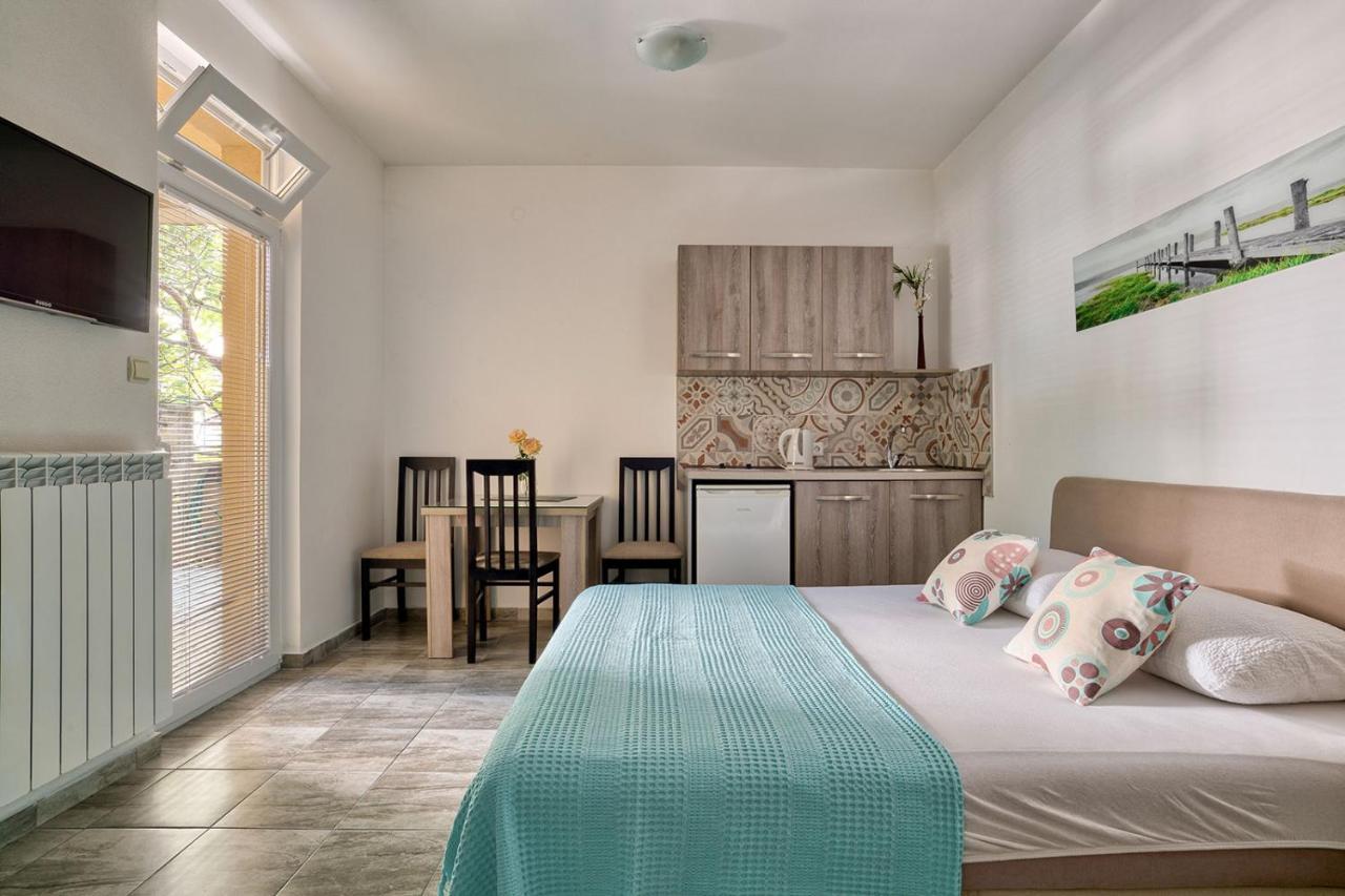 Apartmani Agape Petrovac エクステリア 写真