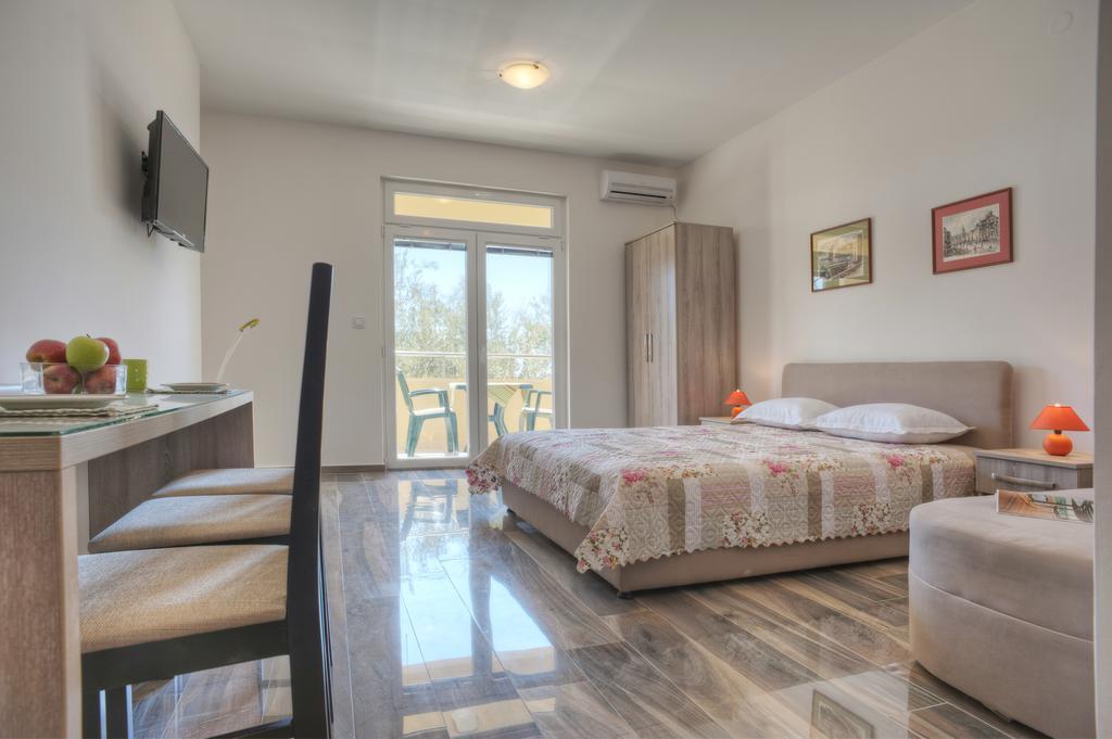 Apartmani Agape Petrovac エクステリア 写真