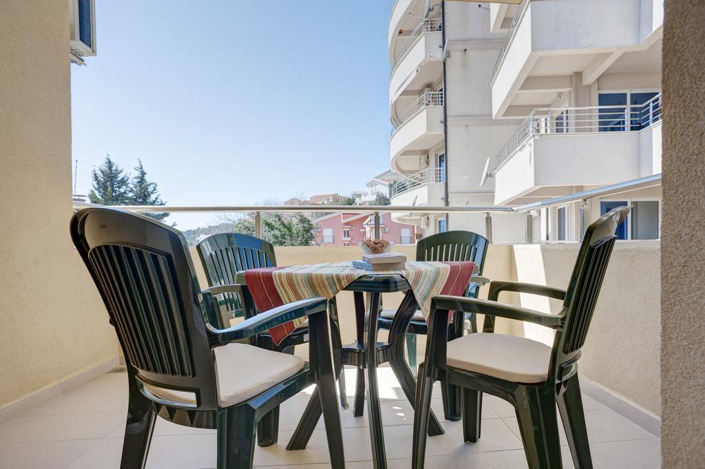 Apartmani Agape Petrovac エクステリア 写真