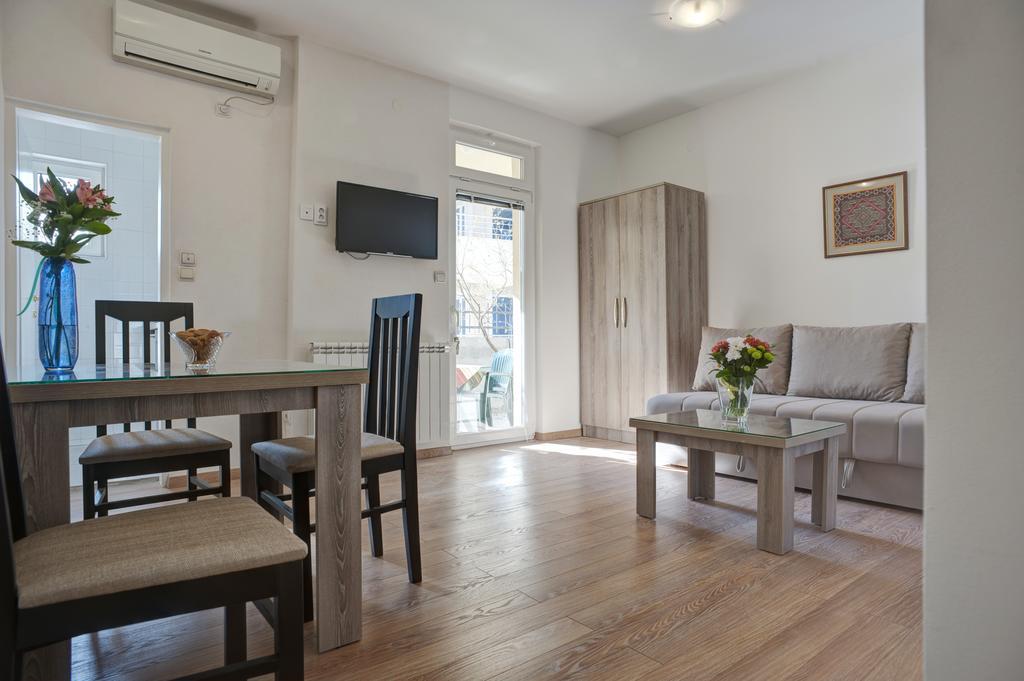 Apartmani Agape Petrovac エクステリア 写真